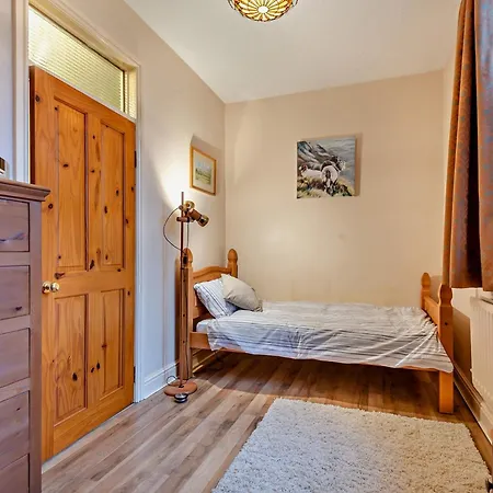 2 Bed In 95756 * Braithwaite