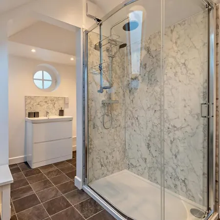 2 Bed In 95756 * Braithwaite